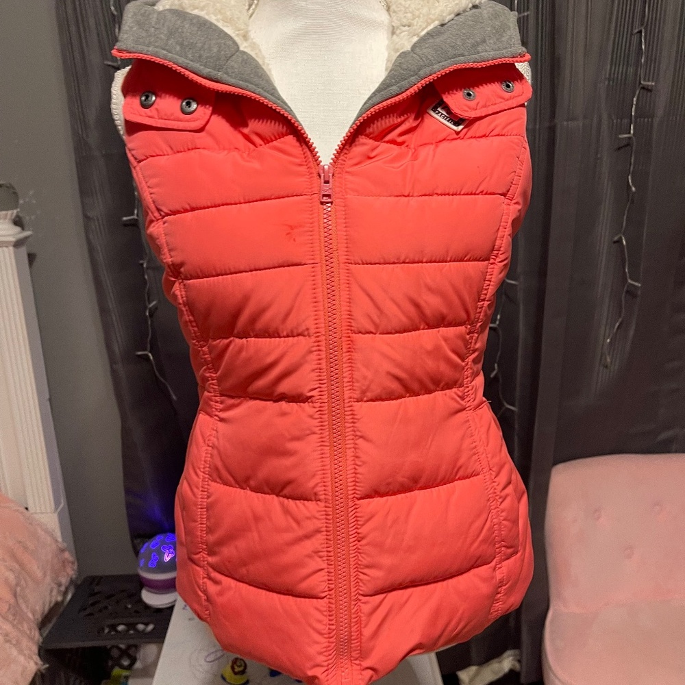 Holister sleeveless coral jacket